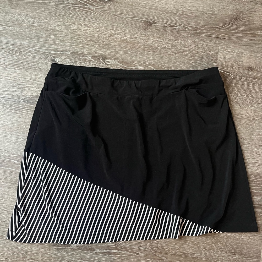 Chico’s stretch sports skirt